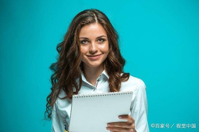 “學(xué)生上課”是“take a class”，那“老師
