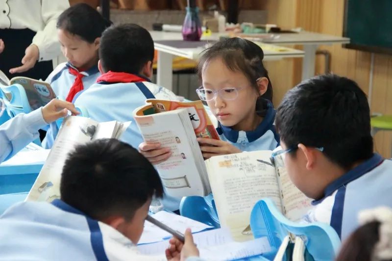 稿評課讀后感寫多少字_寫讀后感評課稿_寫讀后感評課語