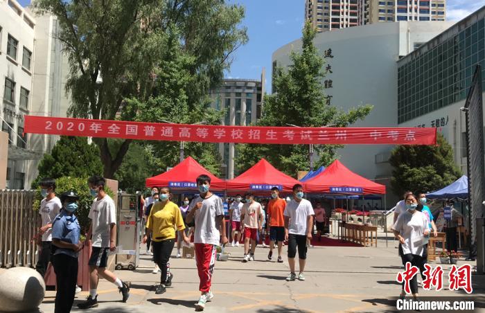 蘭州考生談高考作文：“感同身受” 下筆有“底”